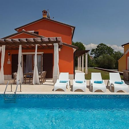 Villas Vilanija ウマグ エクステリア 写真