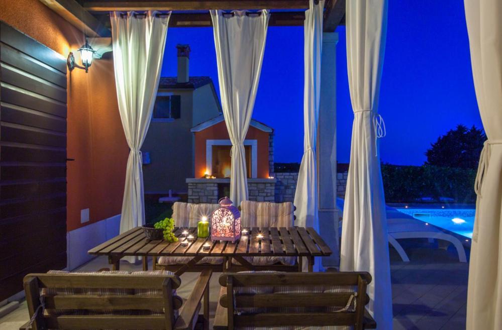 Villas Vilanija ウマグ エクステリア 写真