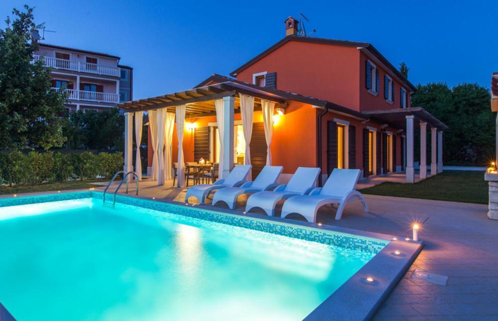 Villas Vilanija ウマグ エクステリア 写真