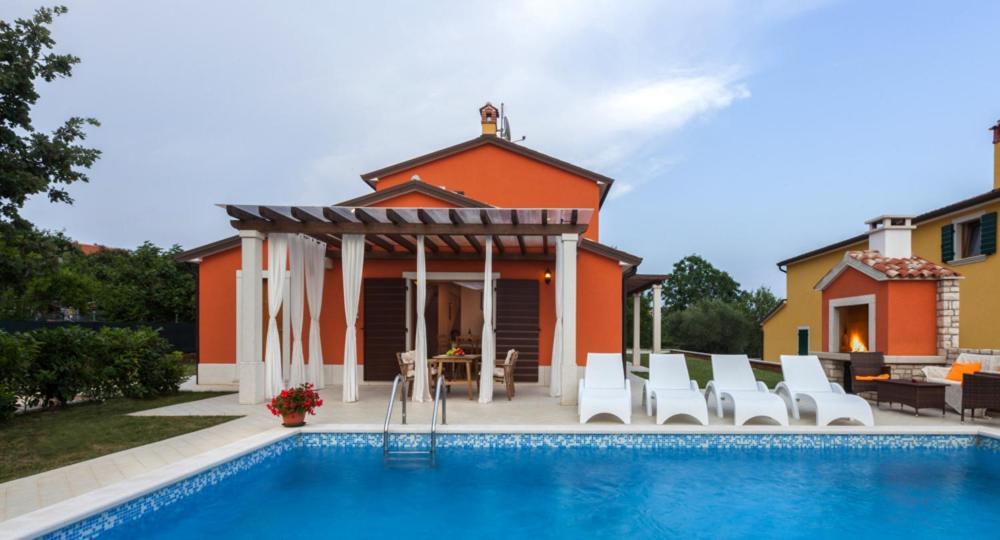Villas Vilanija ウマグ エクステリア 写真